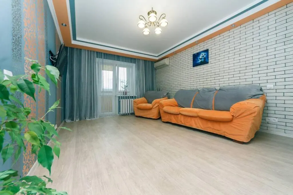 Nice Two- Bedroom Apartment In Five Minutes From Metro Minskaya Kijów Ukraina
