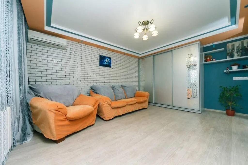 Nice Two- Bedroom Apartment In Five Minutes From Metro Minskaya Kijów Ukraina
